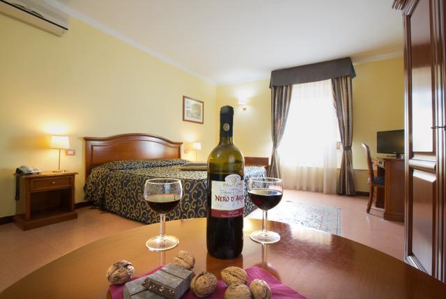 Hotel Villa Ada Поцало Екстериор снимка