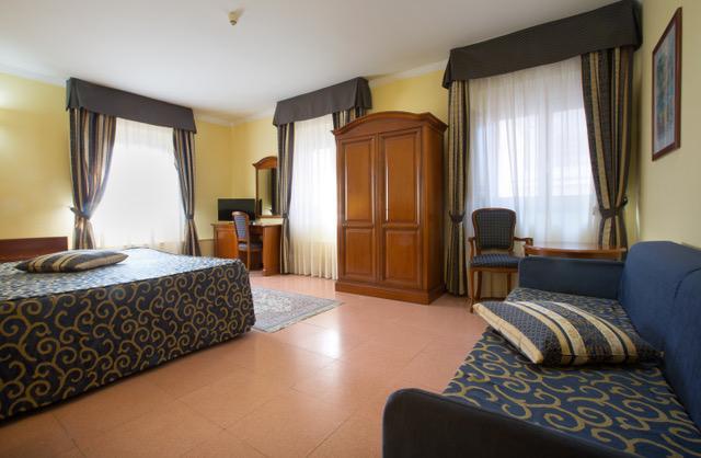 Hotel Villa Ada Поцало Екстериор снимка