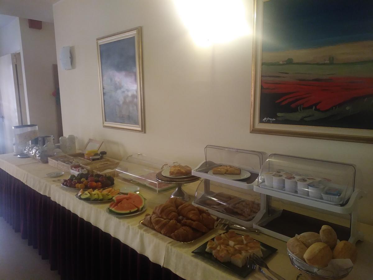Hotel Villa Ada Поцало Екстериор снимка